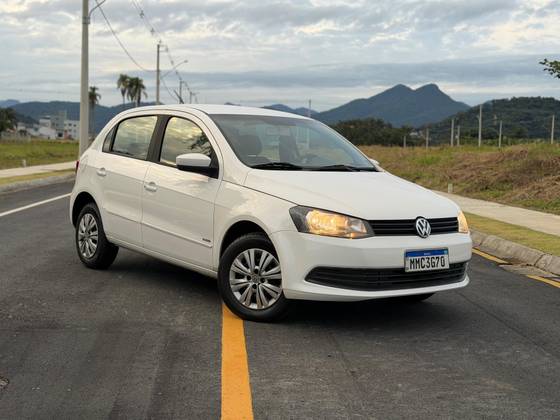 VOLKSWAGEN FOX 1.0 MI TRENDLINE 8V FLEX 4P MANUAL VOLKSWAGEN FOX 1.0 MI TRENDLINE 8V FLEX 4P MANUAL